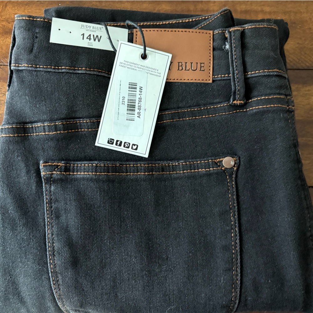 Judy Blue Black High Rise Jeans Sleek and Versatile